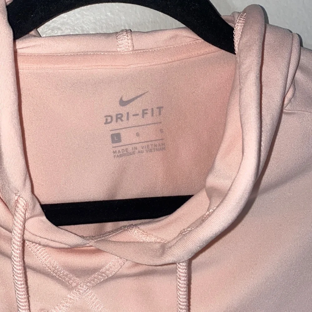 🎱Light blush pink Nike hoodie! - Picture 9 of 9